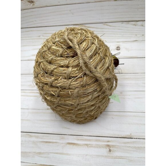 Beehive and honeybee decor NEW wicker birdhouse hanging decor - Picture 5 of 5